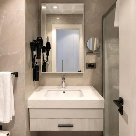 Elite World Comfy Avcilar Ξενοδοχείο 4*